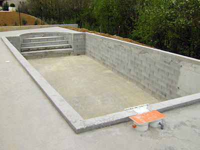 Création piscine béton à Lamadeleine-Val-des-Anges