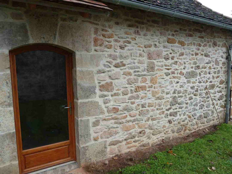 Joint à la chaux, façade en pierre Giromagny